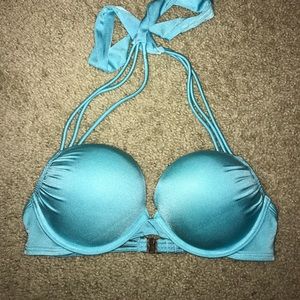 Victoria’s Secret bathing suit set (32 C)